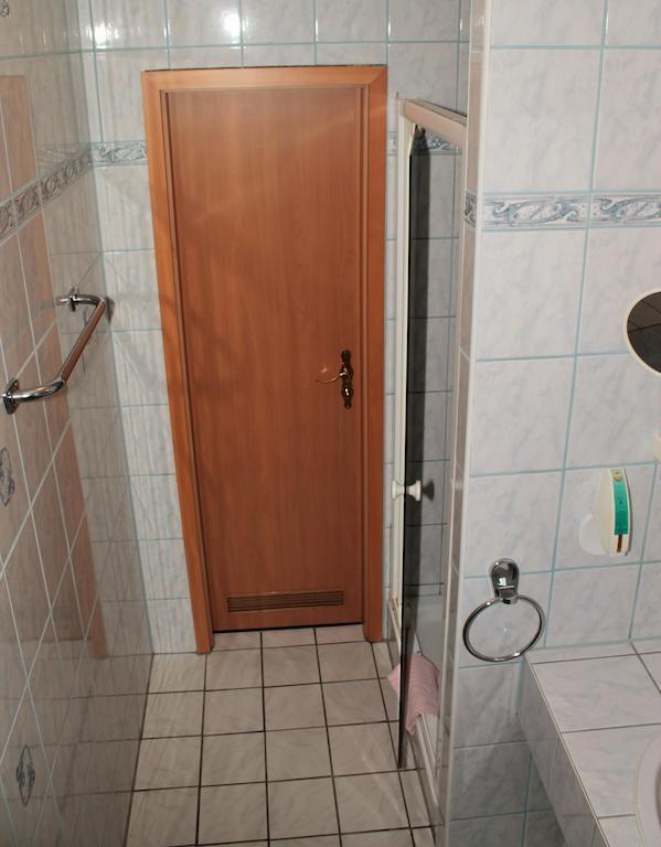 Garni Zum Adler Hotel Gensingen Camera foto