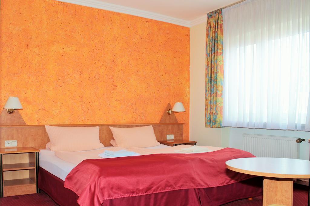 Garni Zum Adler Hotel Gensingen Camera foto