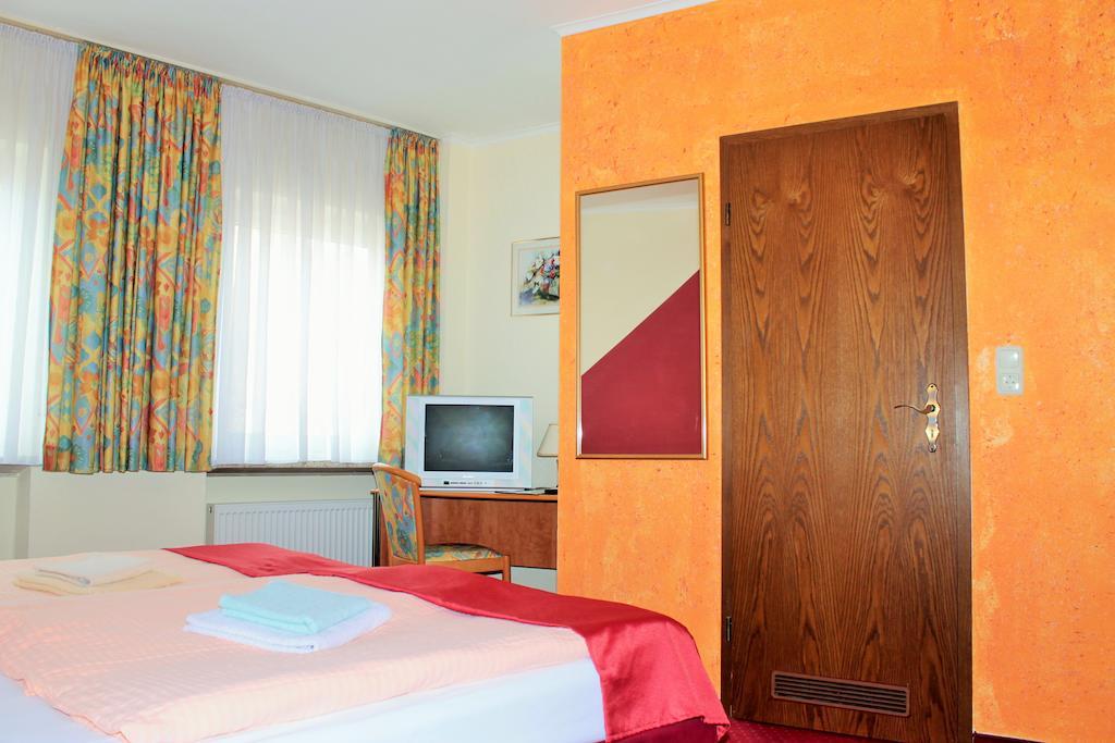 Garni Zum Adler Hotel Gensingen Camera foto